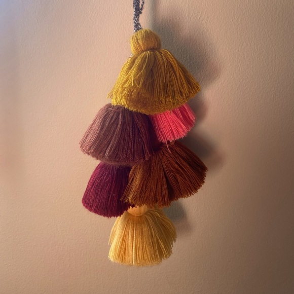 Nena & Co AOTM Tassel - Picture 1 of 5